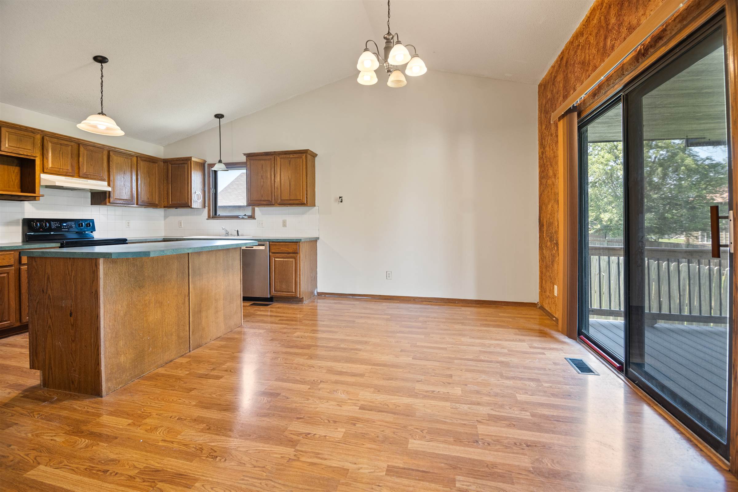 11818 West Dora St, Wichita, KS 67209