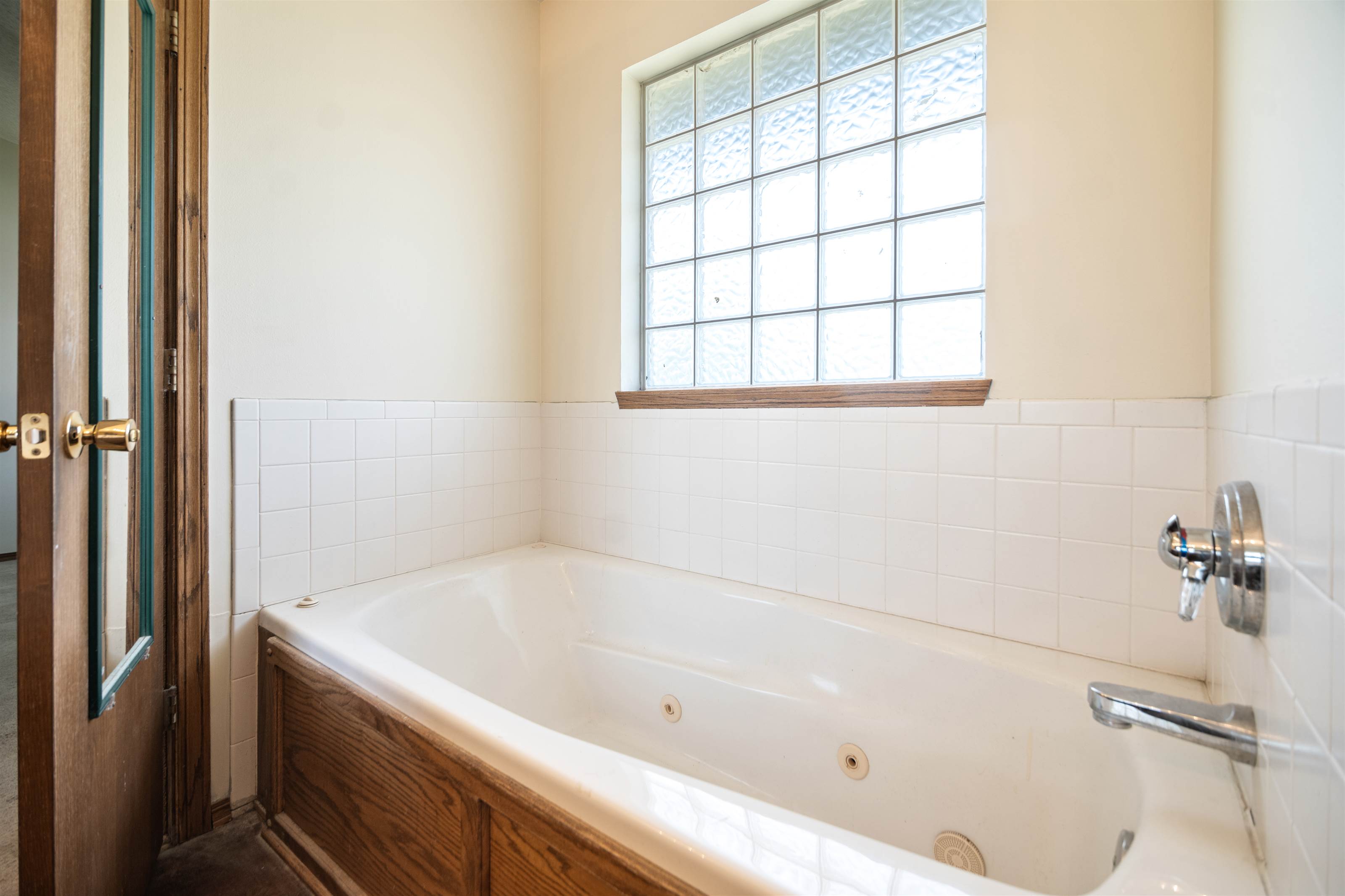 11818 West Dora St, Wichita, KS 67209