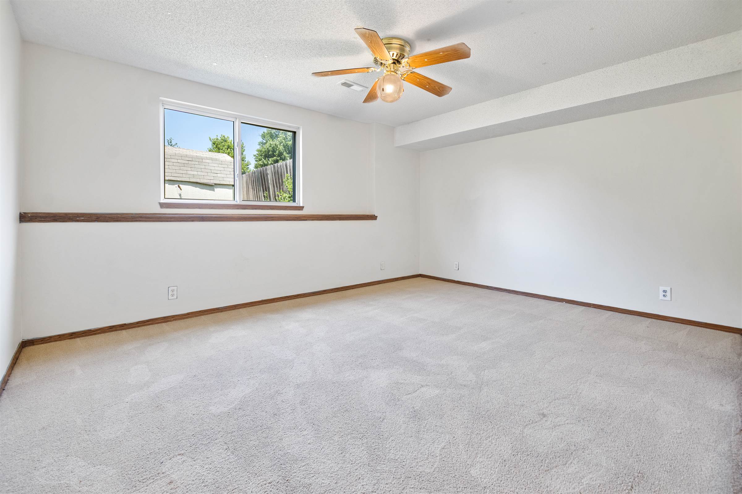 11818 West Dora St, Wichita, KS 67209