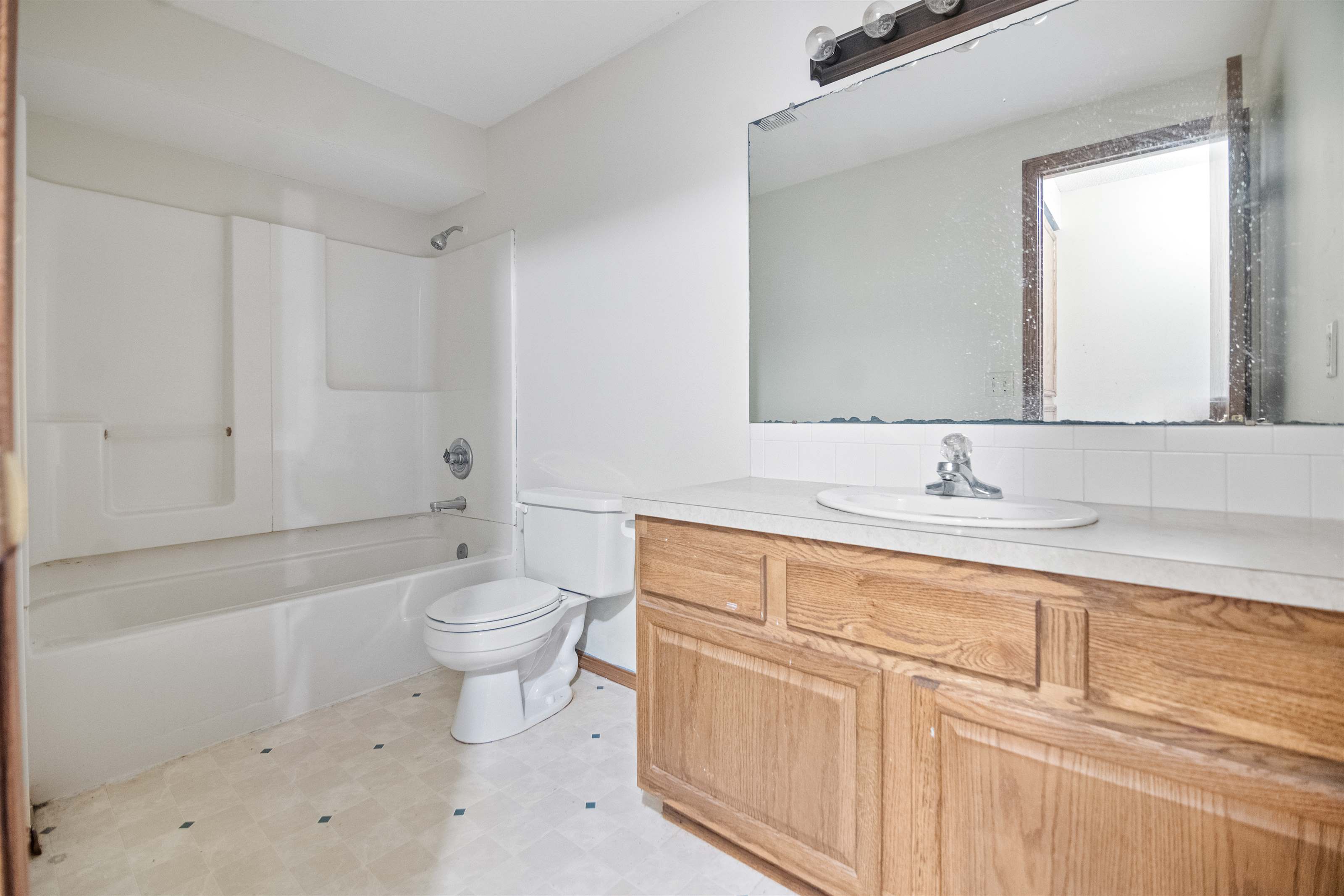 11818 West Dora St, Wichita, KS 67209