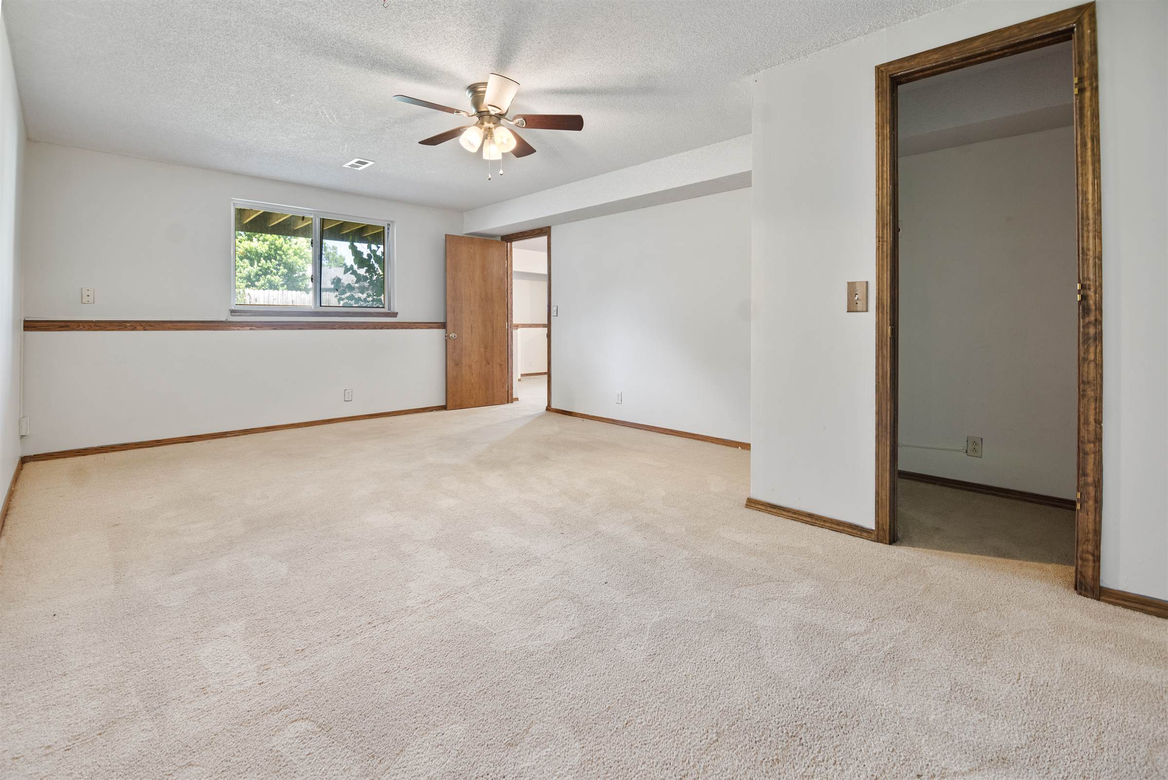 11818 West Dora St, Wichita, KS 67209