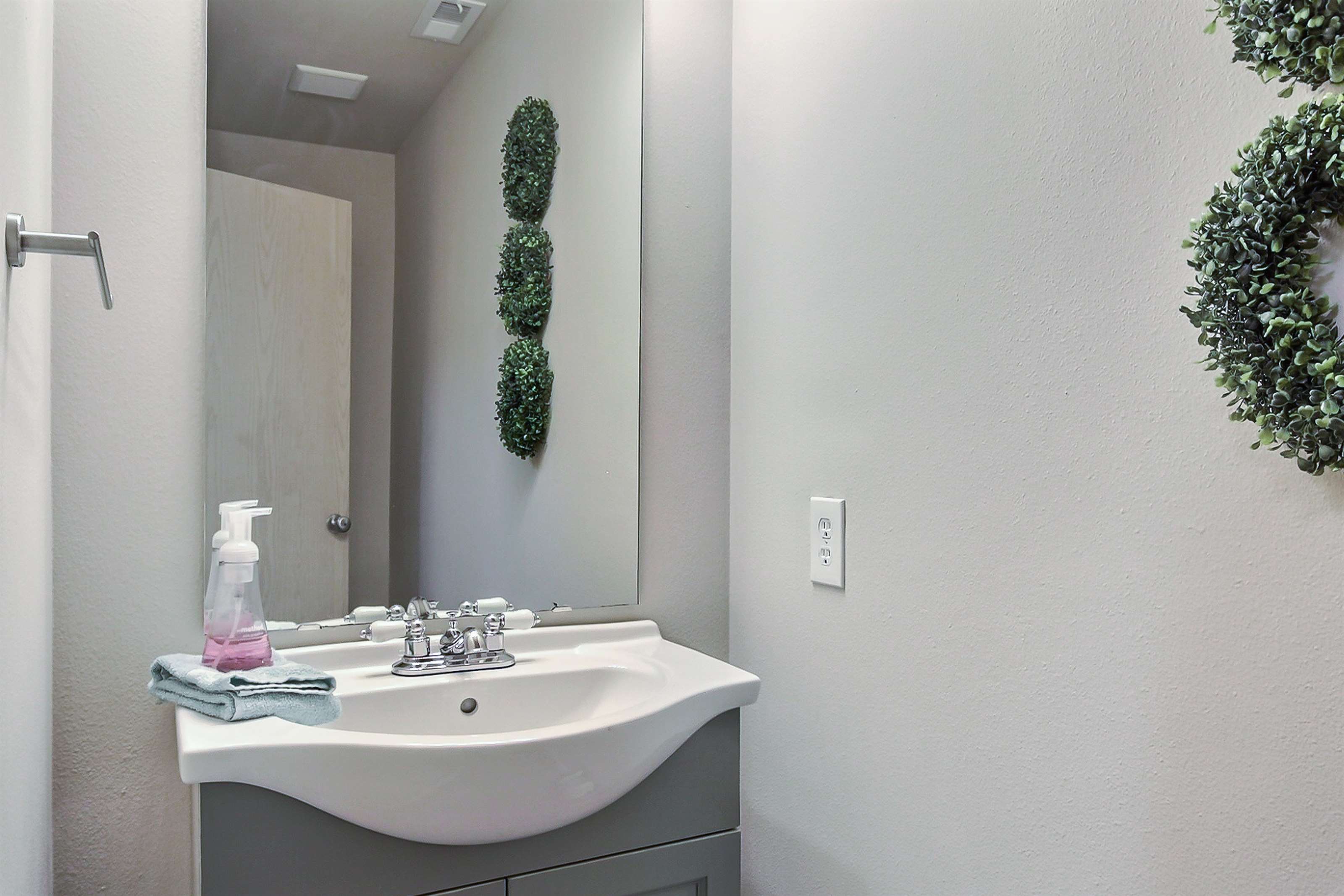 3163 Walker Rd, DuPont, WA 98327