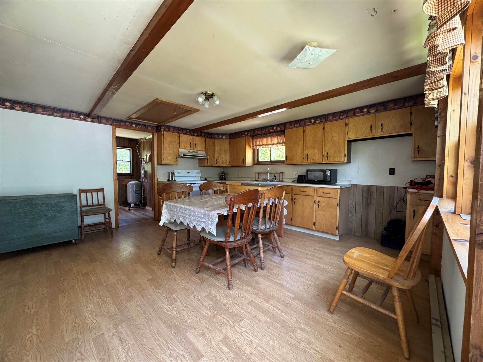 18 Gales Road, Abbot, ME 04406