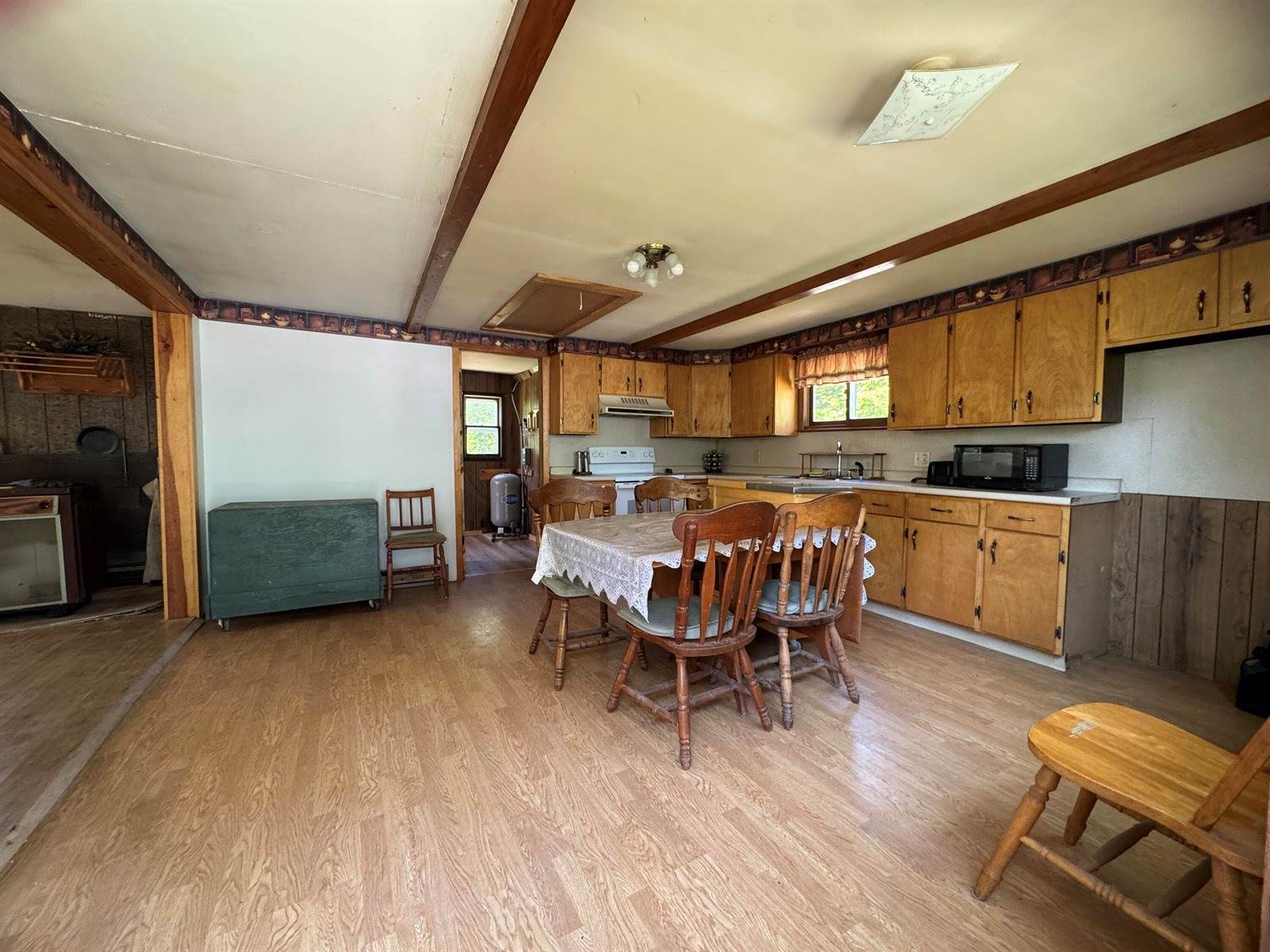 18 Gales Road, Abbot, ME 04406