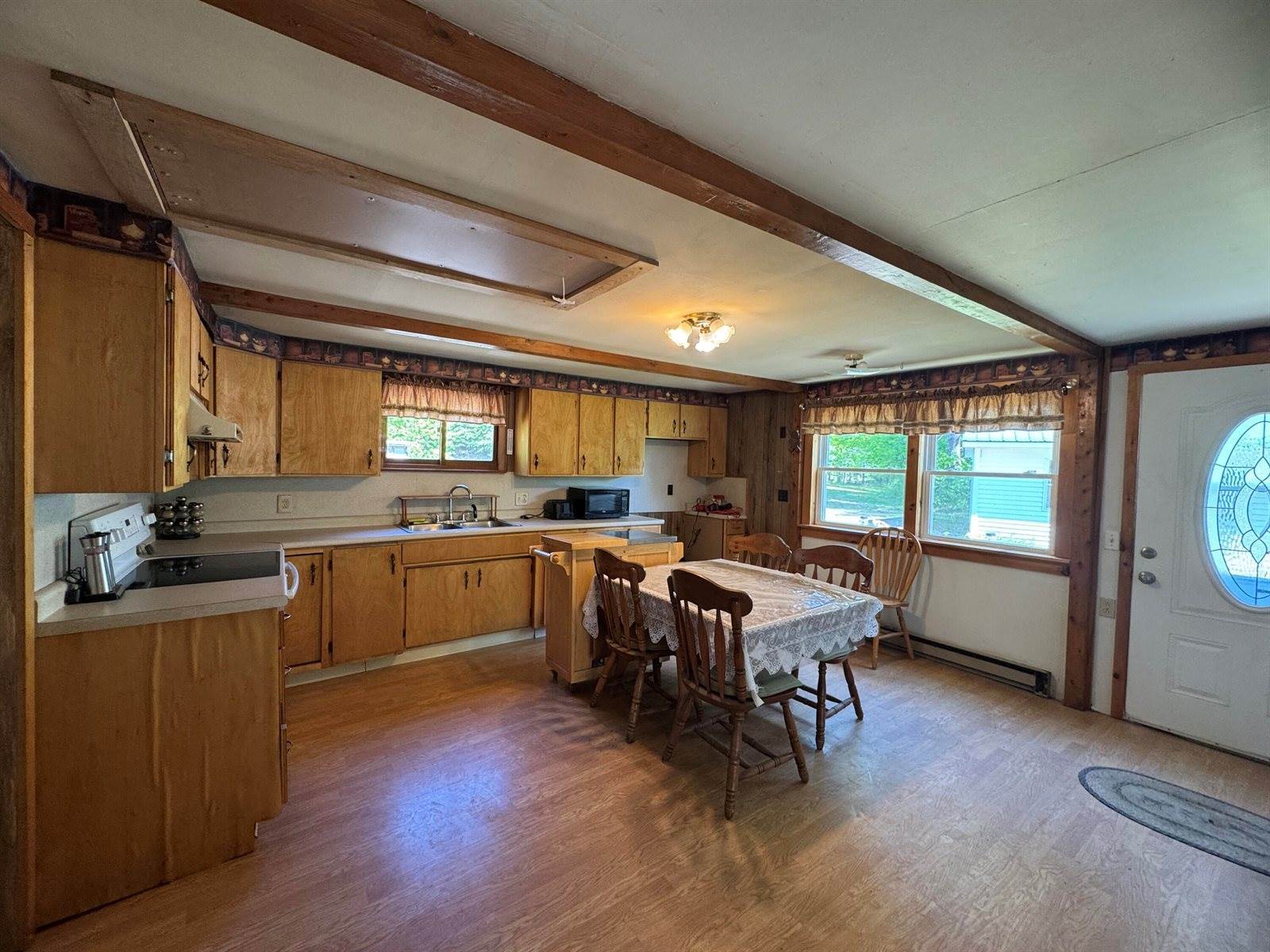 18 Gales Road, Abbot, ME 04406