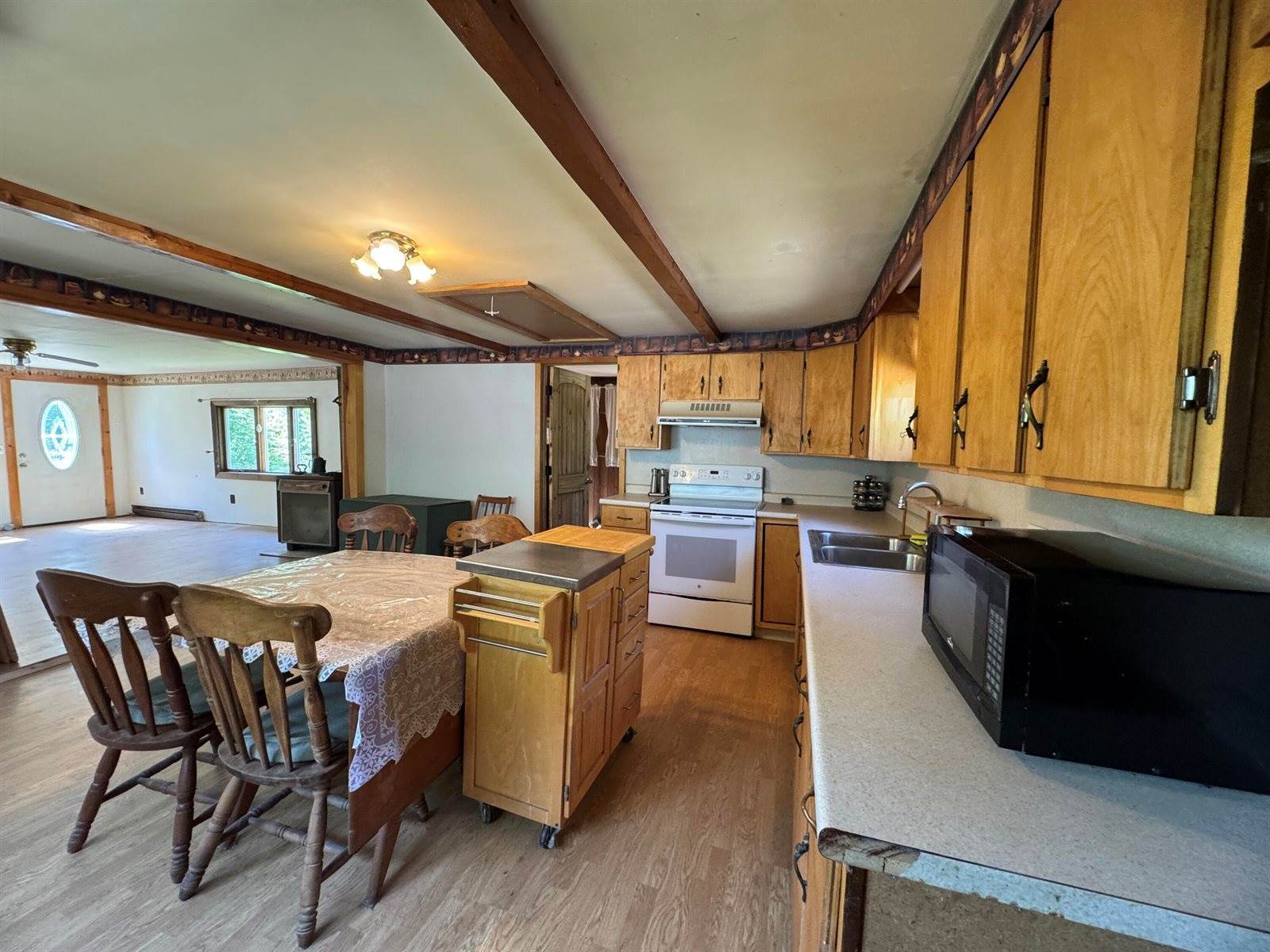 18 Gales Road, Abbot, ME 04406