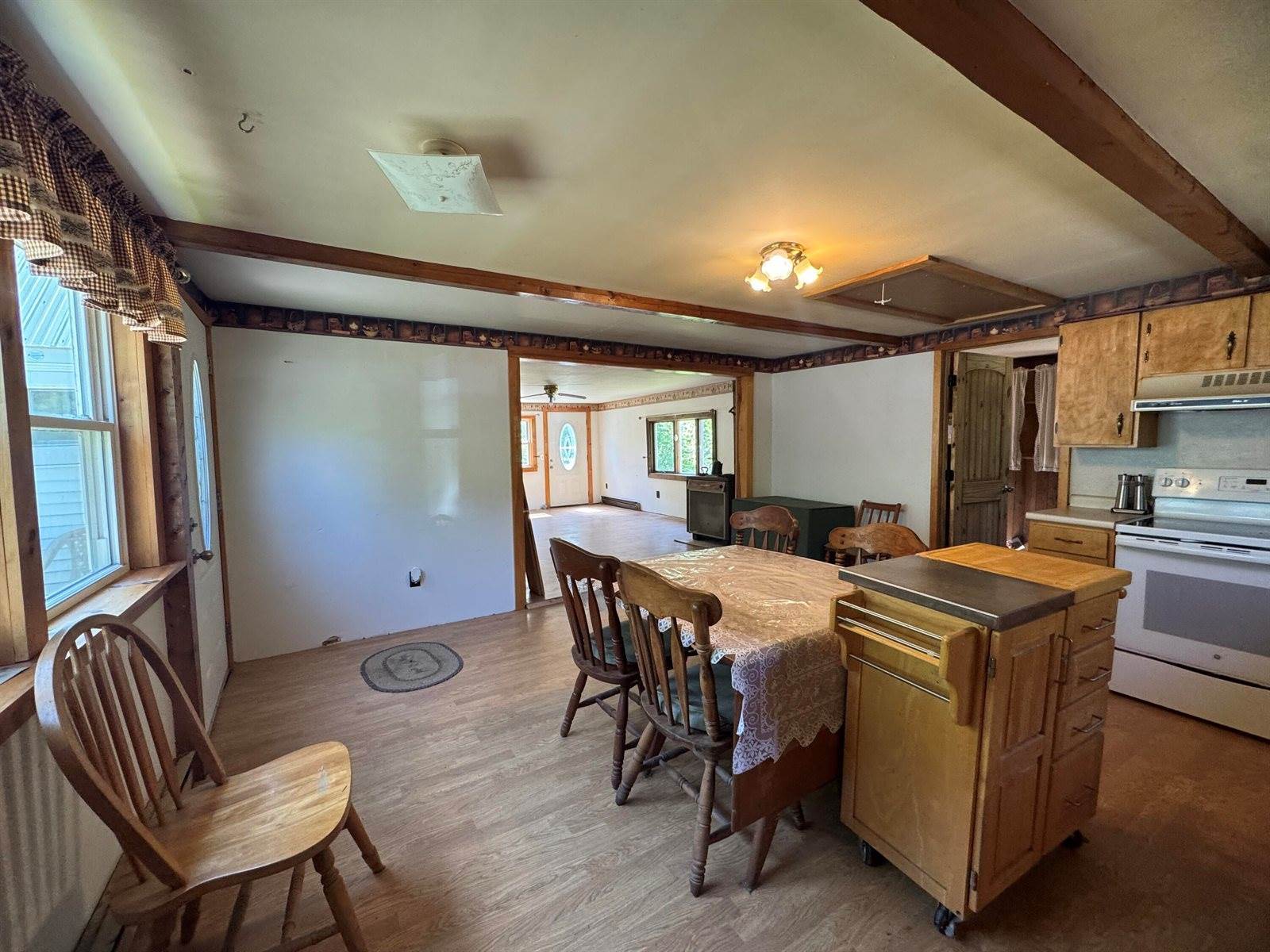 18 Gales Road, Abbot, ME 04406