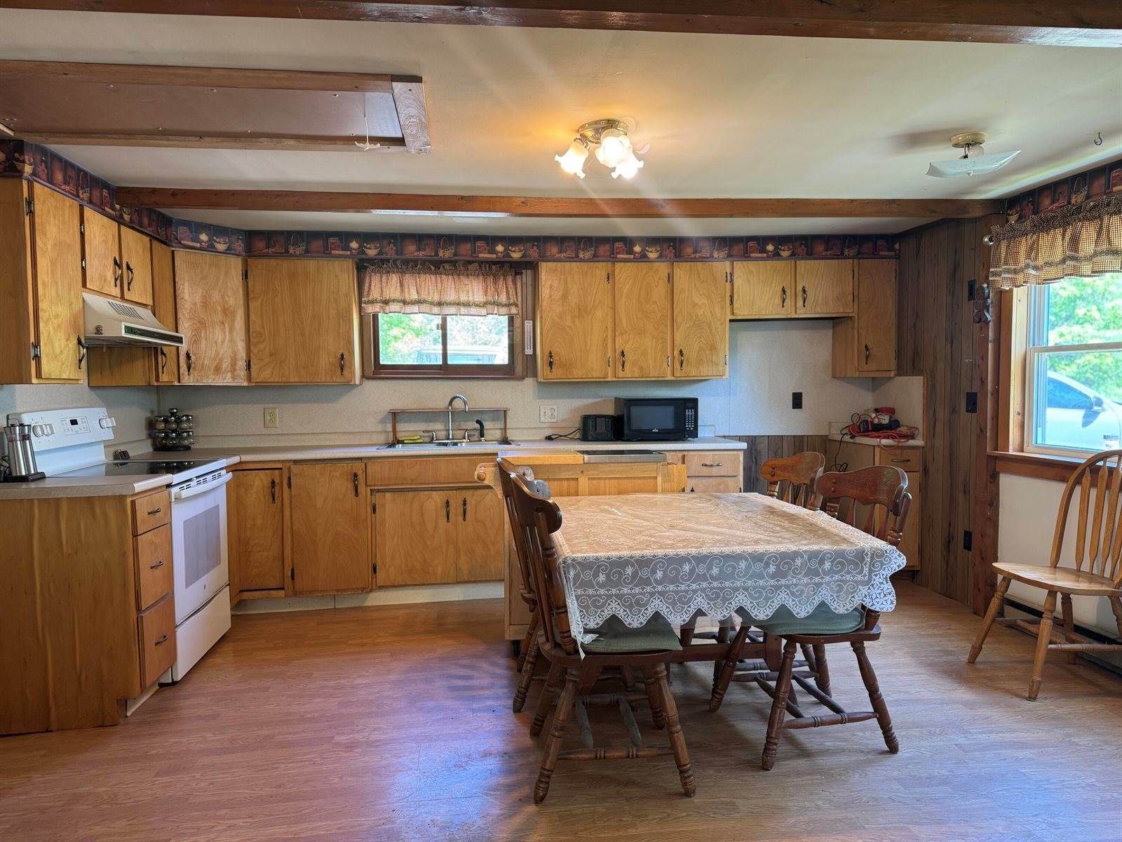 18 Gales Road, Abbot, ME 04406