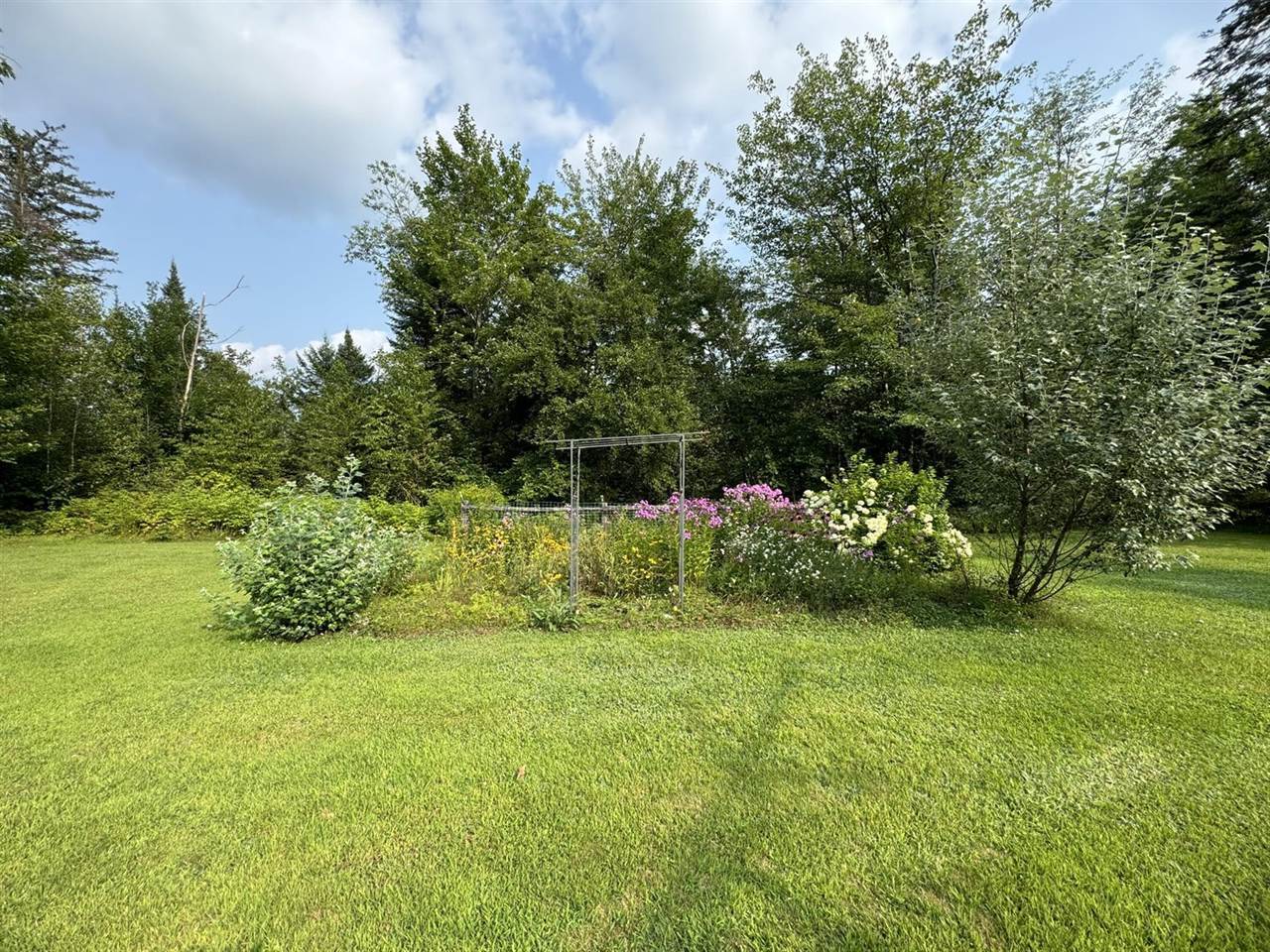 18 Gales Road, Abbot, ME 04406