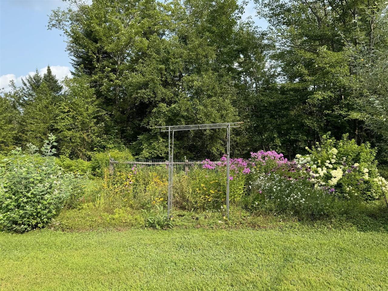 18 Gales Road, Abbot, ME 04406