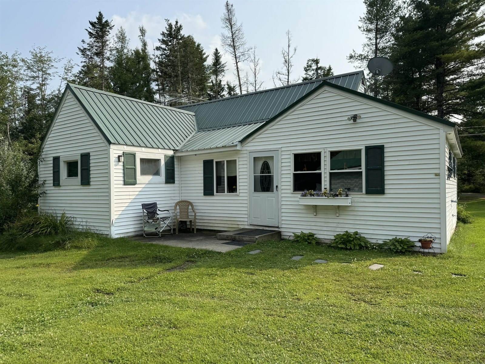 18 Gales Road, Abbot, ME 04406