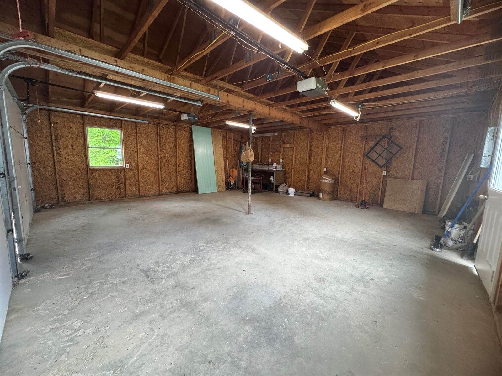 18 Gales Road, Abbot, ME 04406