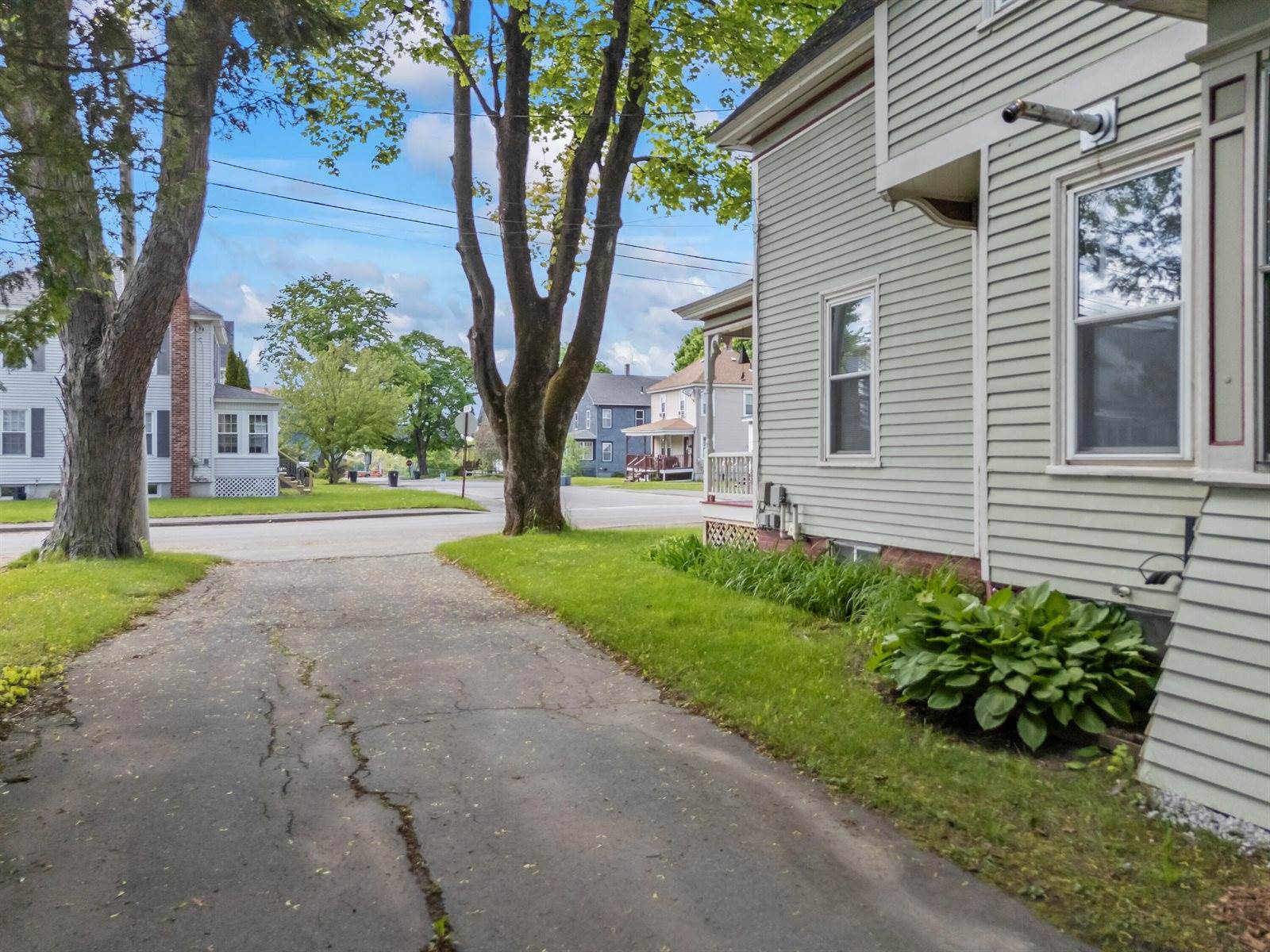 10 Hollingsworth Street, Winslow, ME 04901