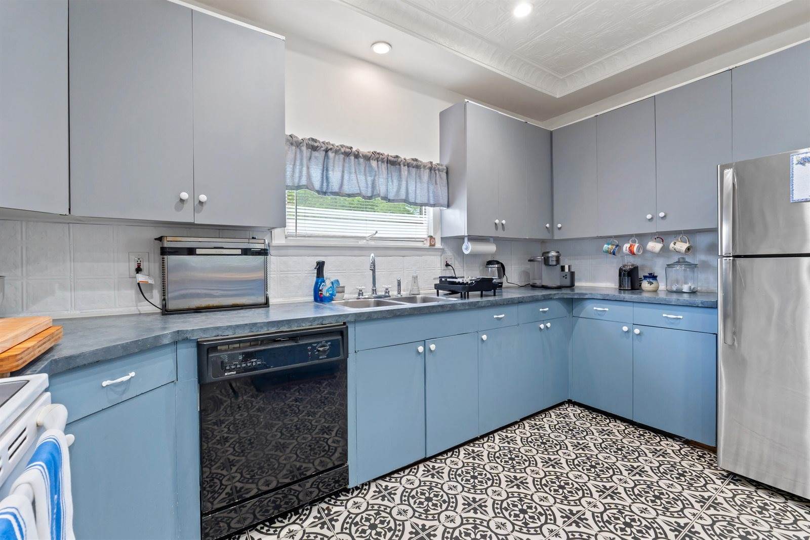 10 Hollingsworth Street, Winslow, ME 04901