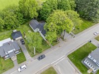 10 Hollingsworth Street, Winslow, ME 04901