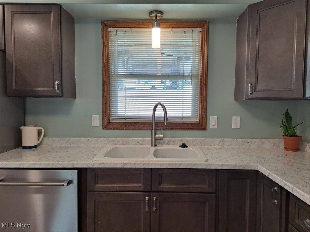 205 Lincoln Lane, New Concord, OH 43762