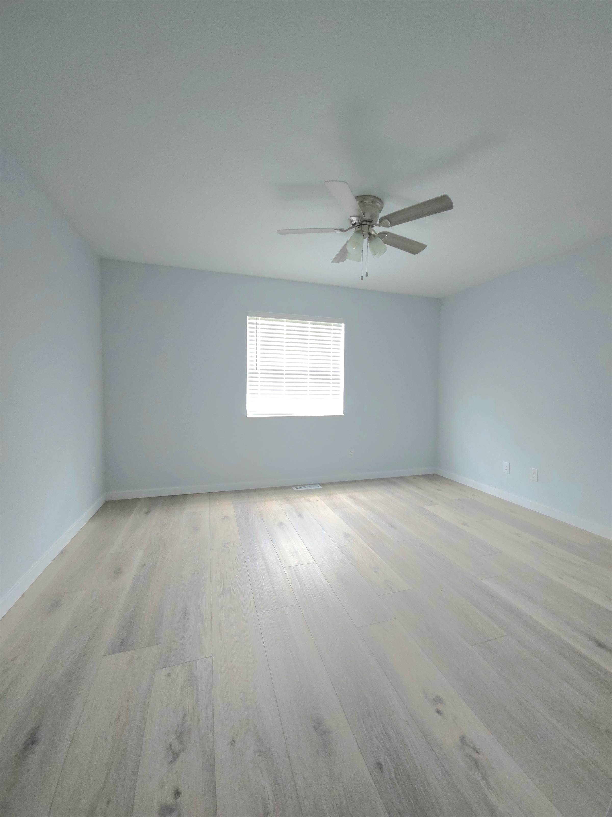 16868 Hurricane Ln, St Robert, MO 65584