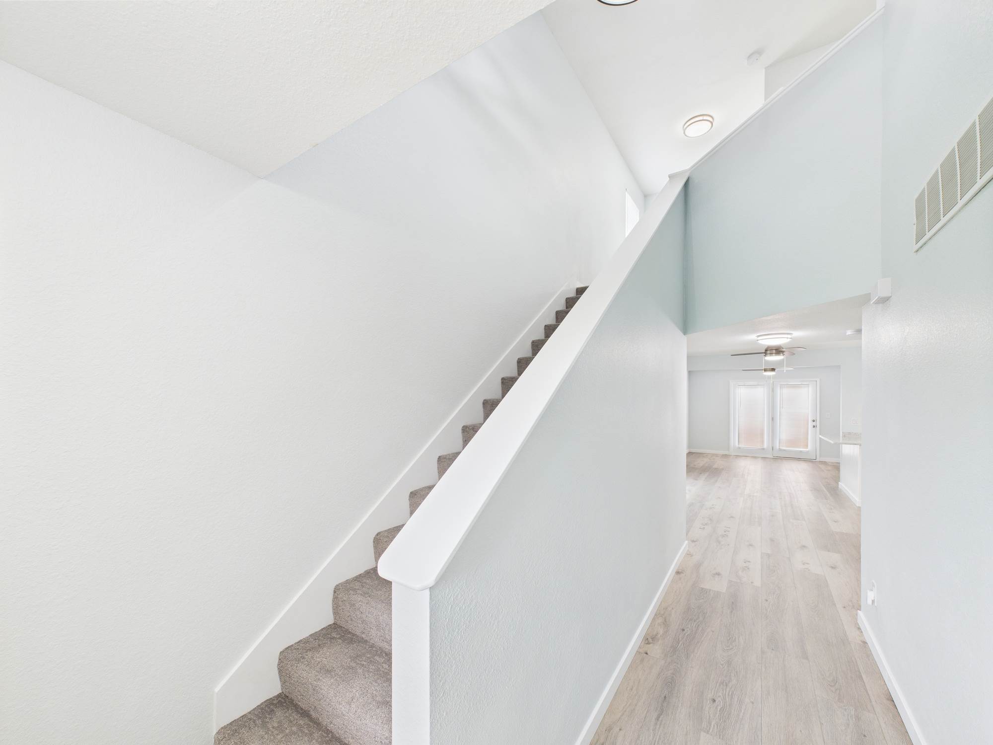 16868 Hurricane Ln, St Robert, MO 65584