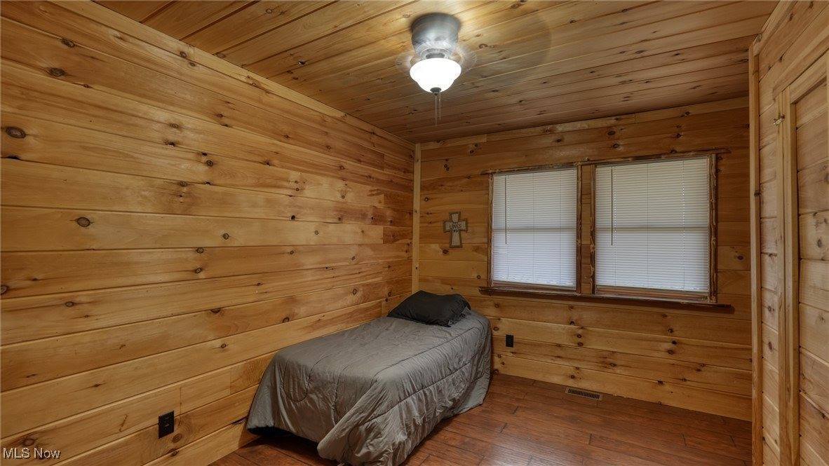 8498 Euga Road, Newcomerstown, OH 43832