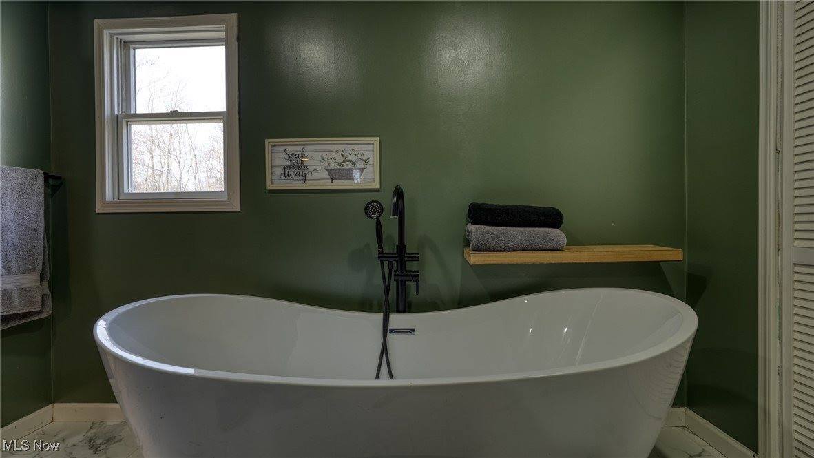 8498 Euga Road, Newcomerstown, OH 43832