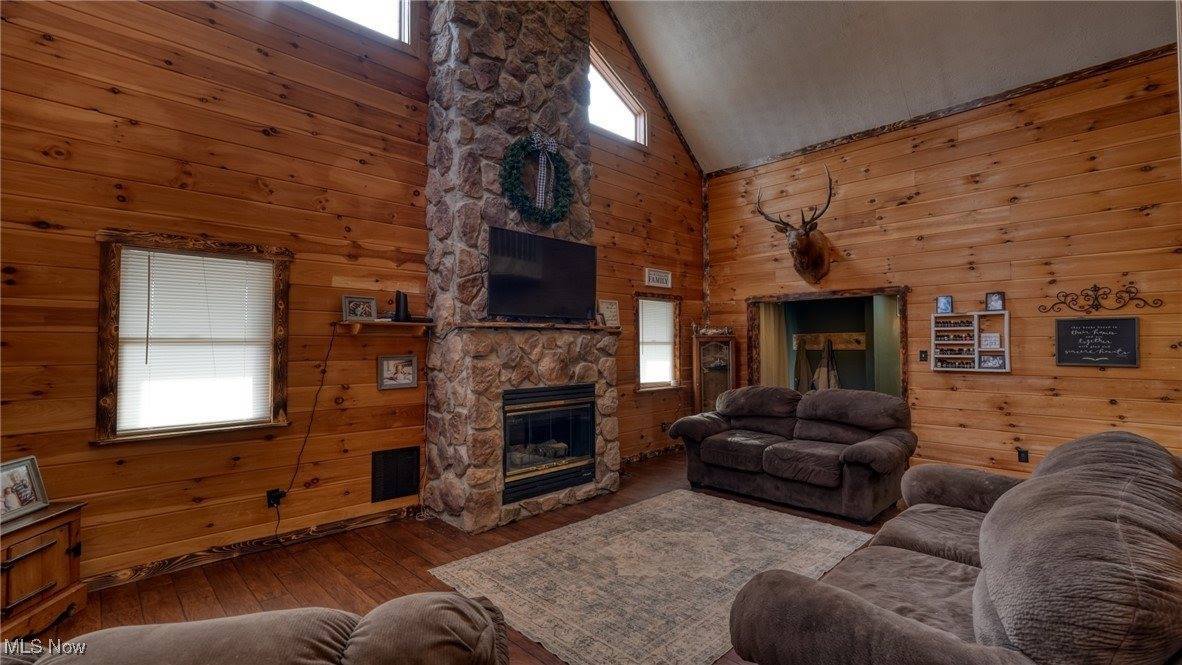 8498 Euga Road, Newcomerstown, OH 43832