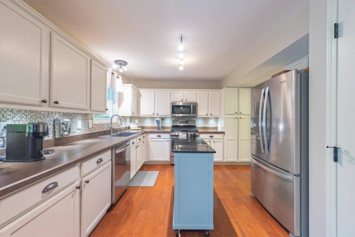 7553 Daisy Lane, Lewis Center, OH 43035