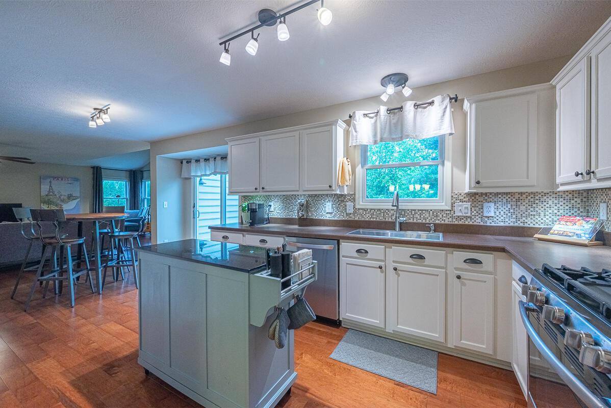 7553 Daisy Lane, Lewis Center, OH 43035