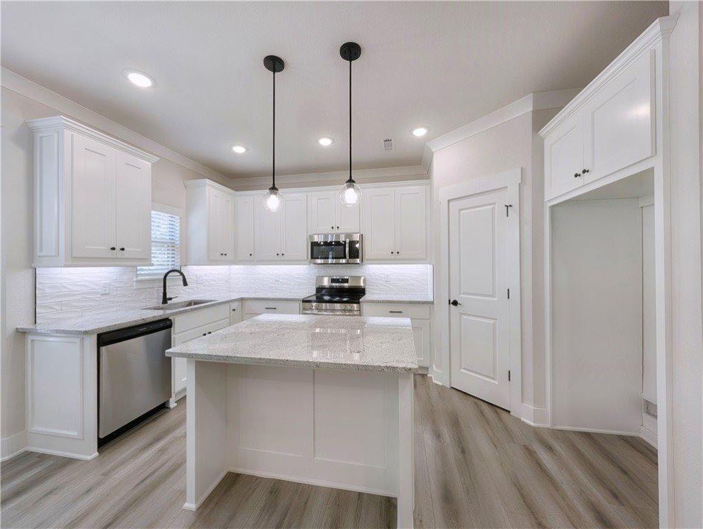 13 Epping Drive, Bella Vista, AR 72714