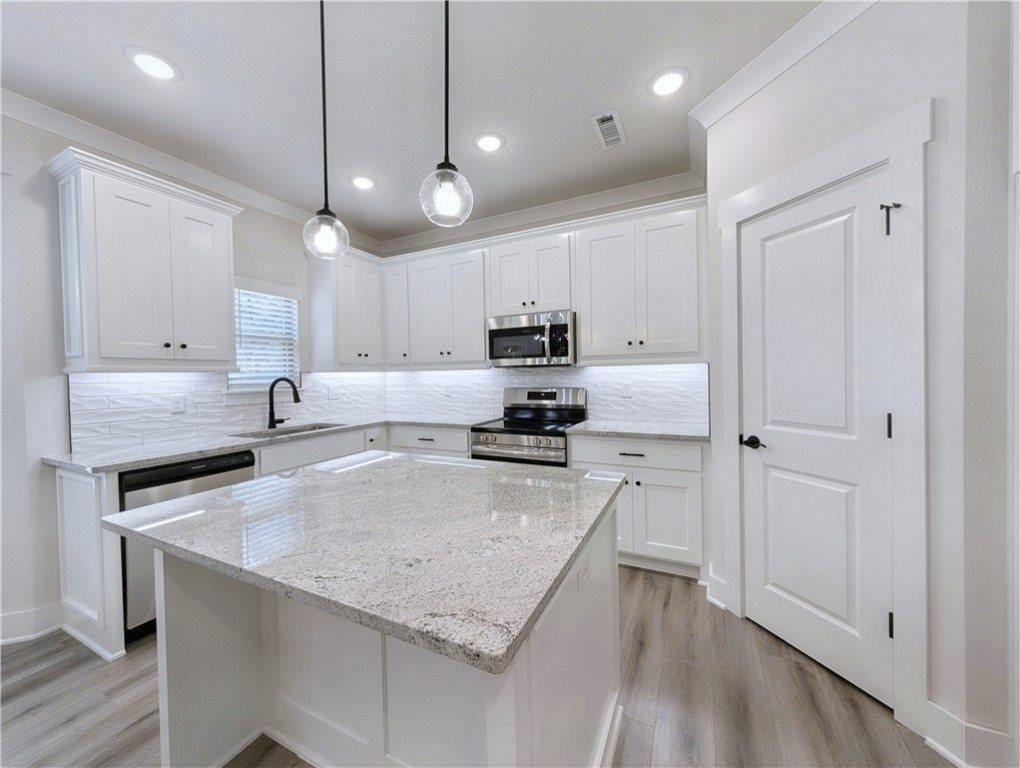 13 Epping Drive, Bella Vista, AR 72714