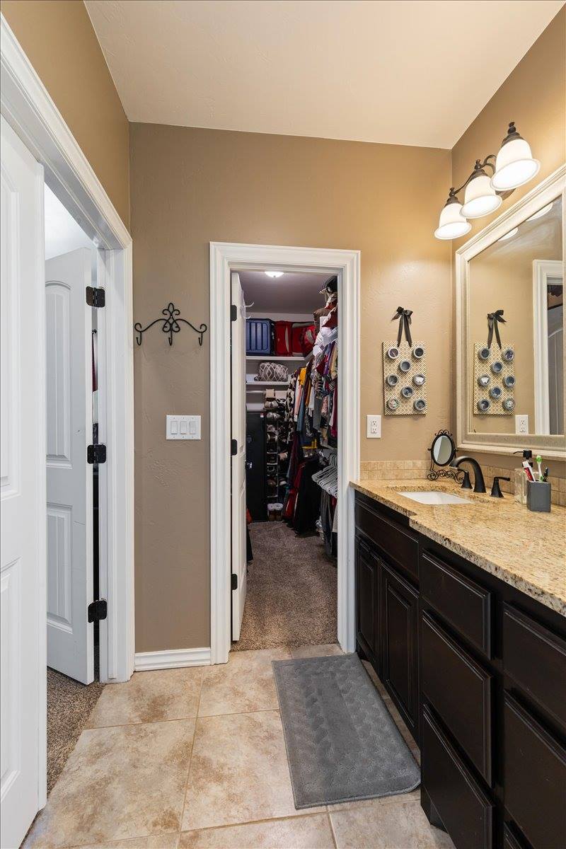 141 SW Elk Creek Loop, Cache, OK 73527