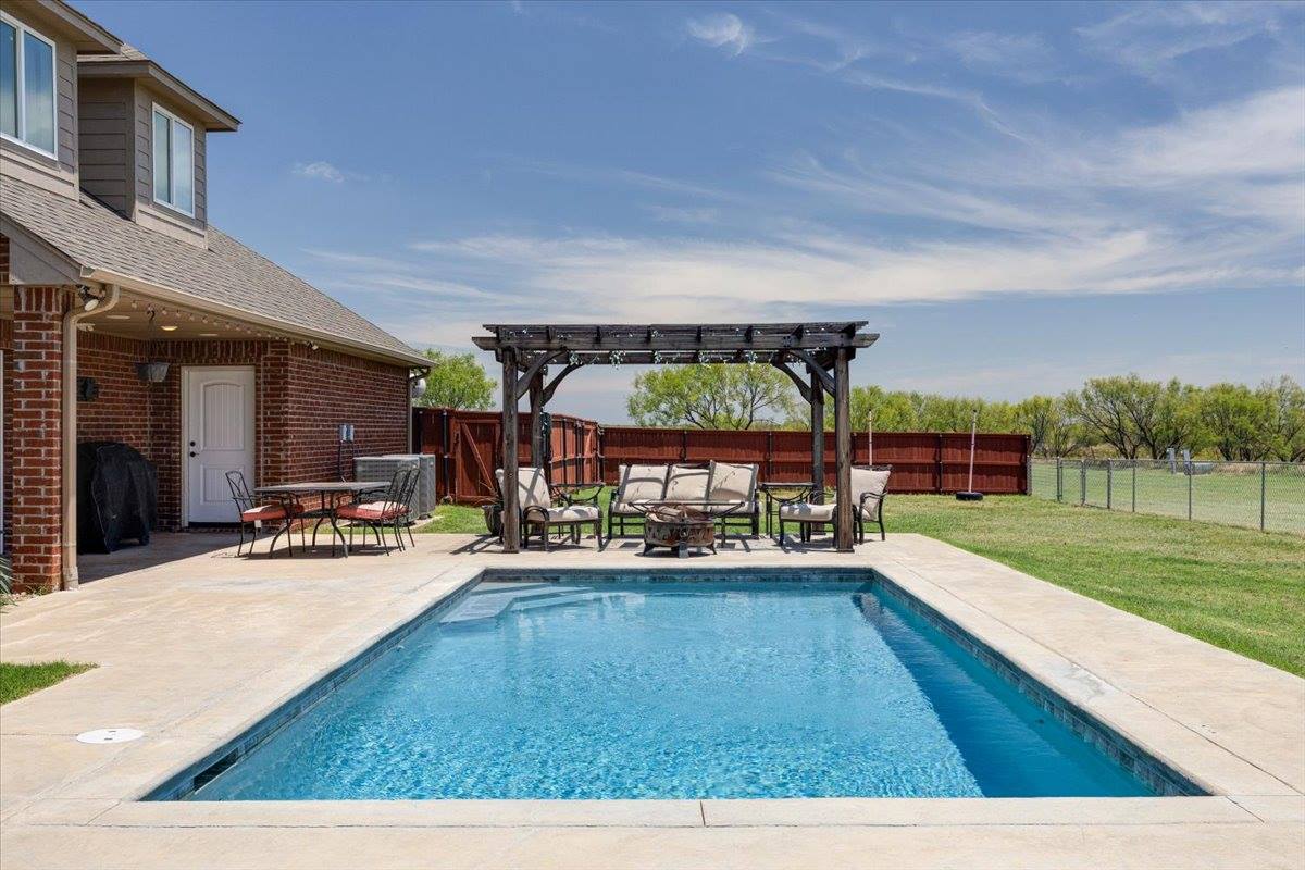 141 SW Elk Creek Loop, Cache, OK 73527