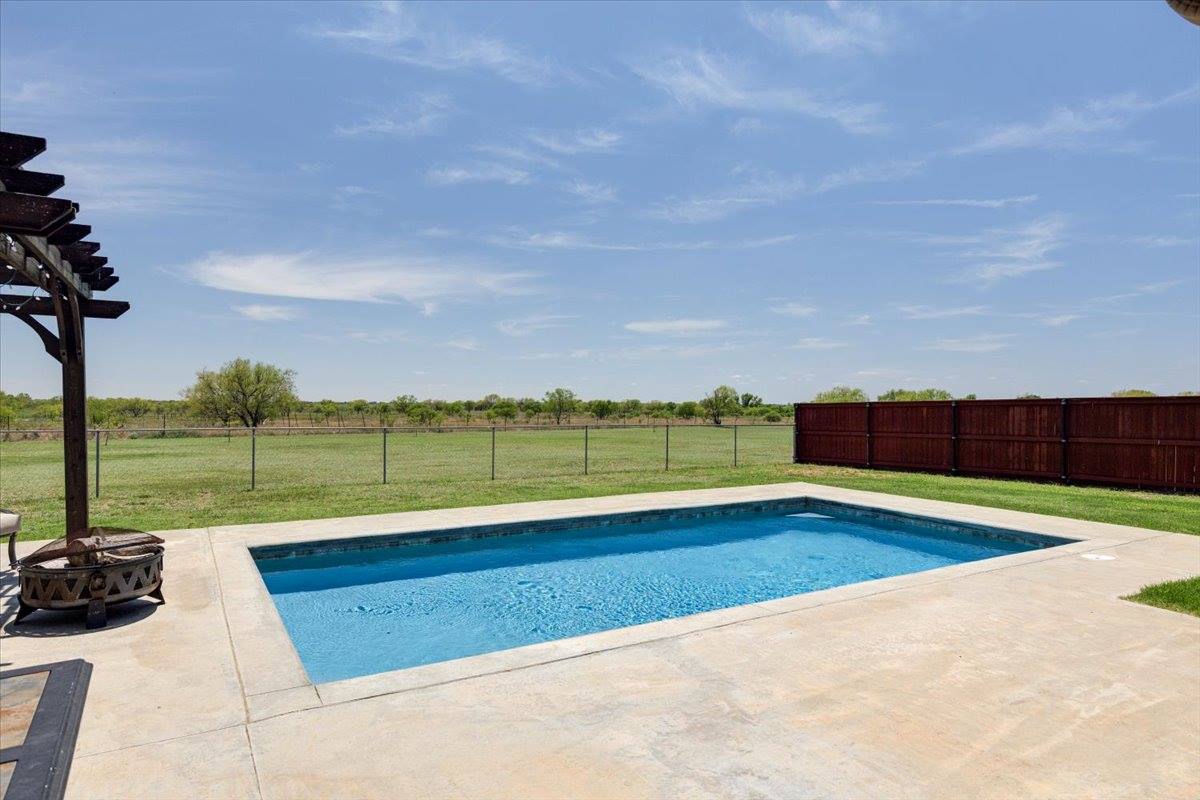 141 SW Elk Creek Loop, Cache, OK 73527