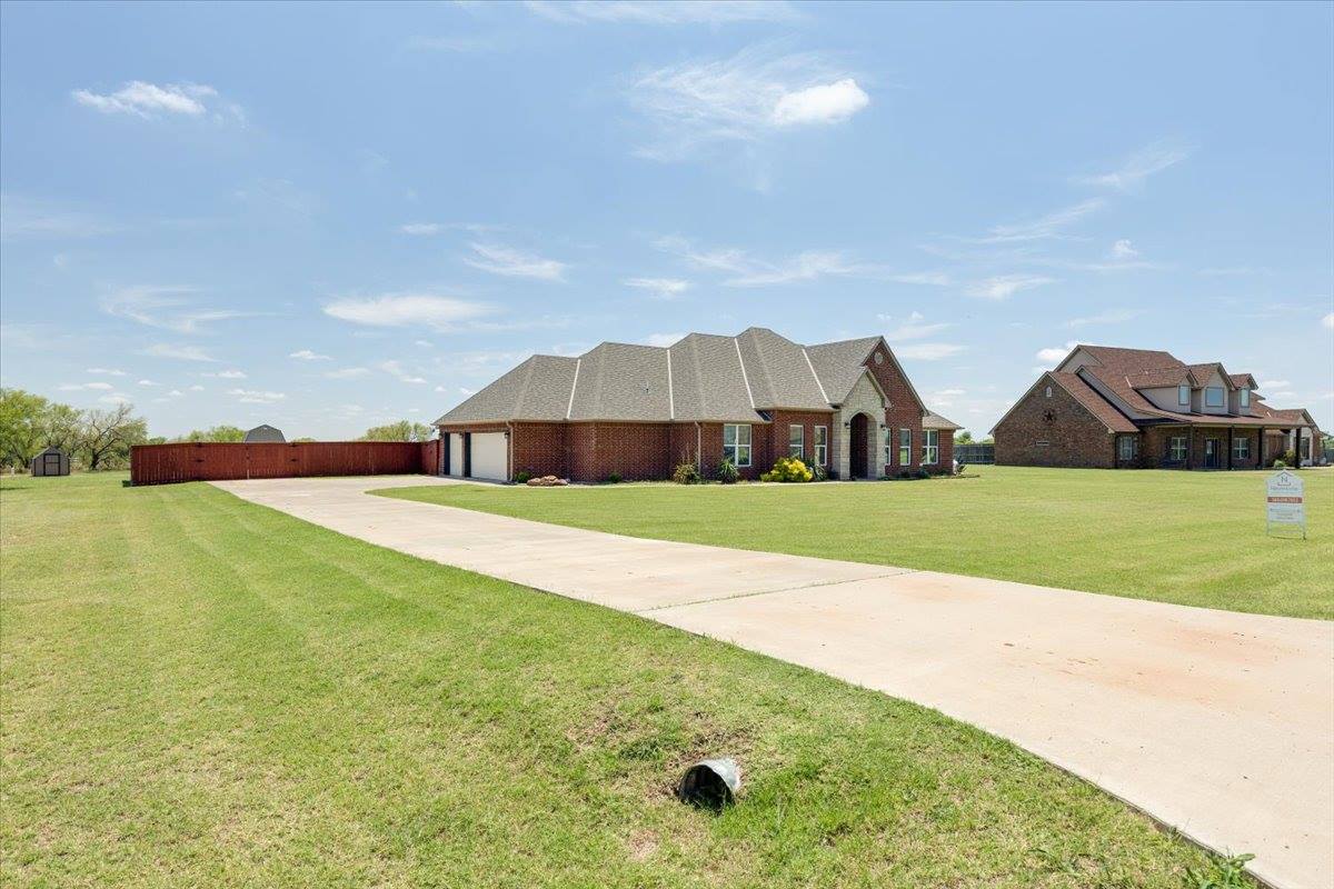 141 SW Elk Creek Loop, Cache, OK 73527