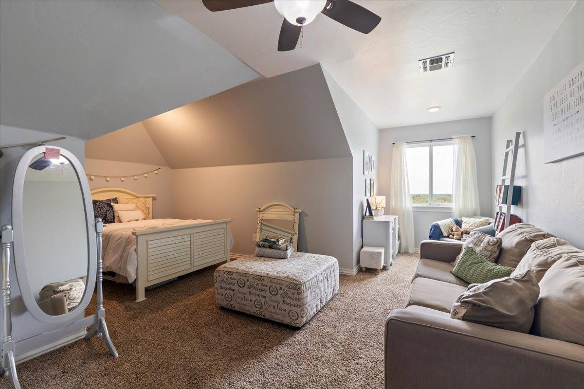 141 SW Elk Creek Loop, Cache, OK 73527