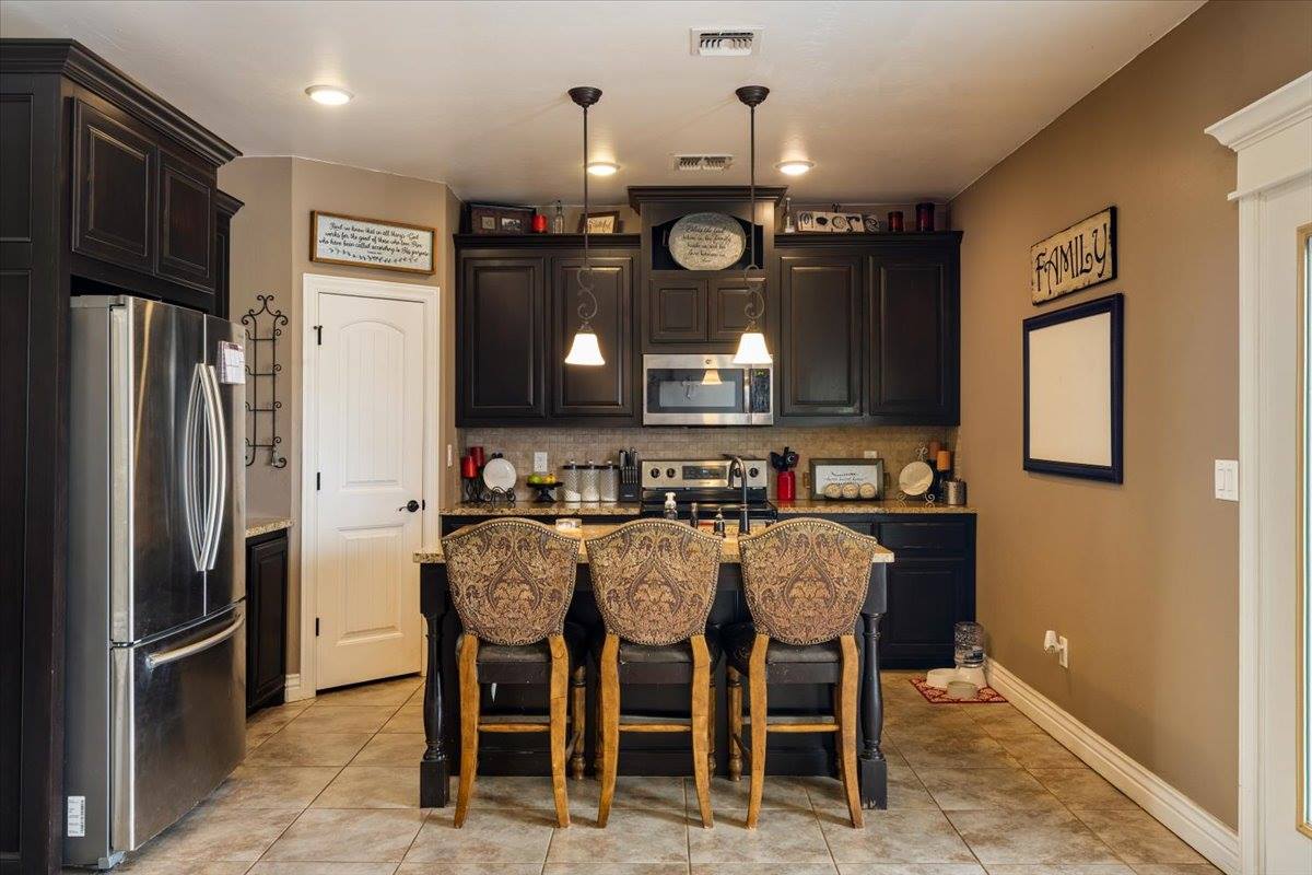 141 SW Elk Creek Loop, Cache, OK 73527