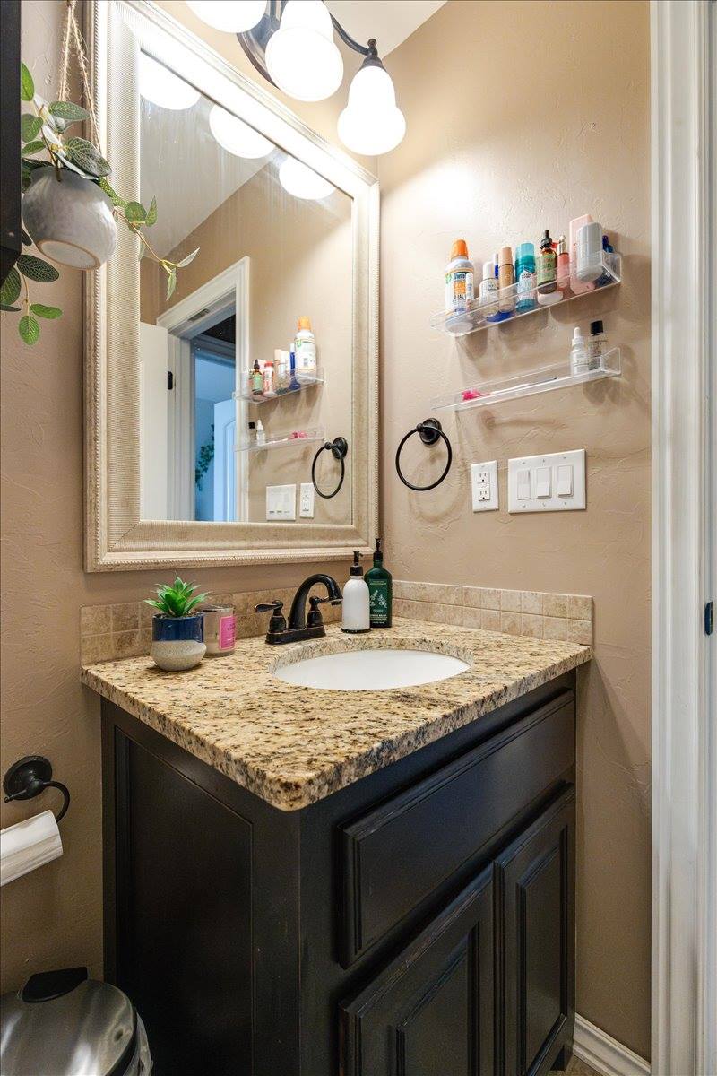 141 SW Elk Creek Loop, Cache, OK 73527