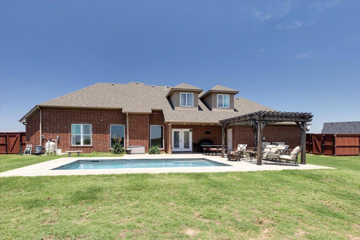 141 SW Elk Creek Loop, Cache, OK 73527
