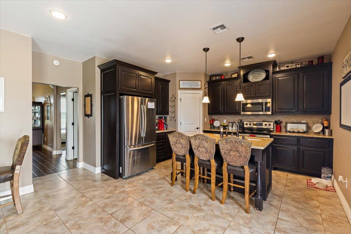 141 SW Elk Creek Loop, Cache, OK 73527