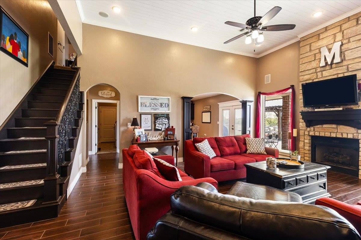 141 SW Elk Creek Loop, Cache, OK 73527