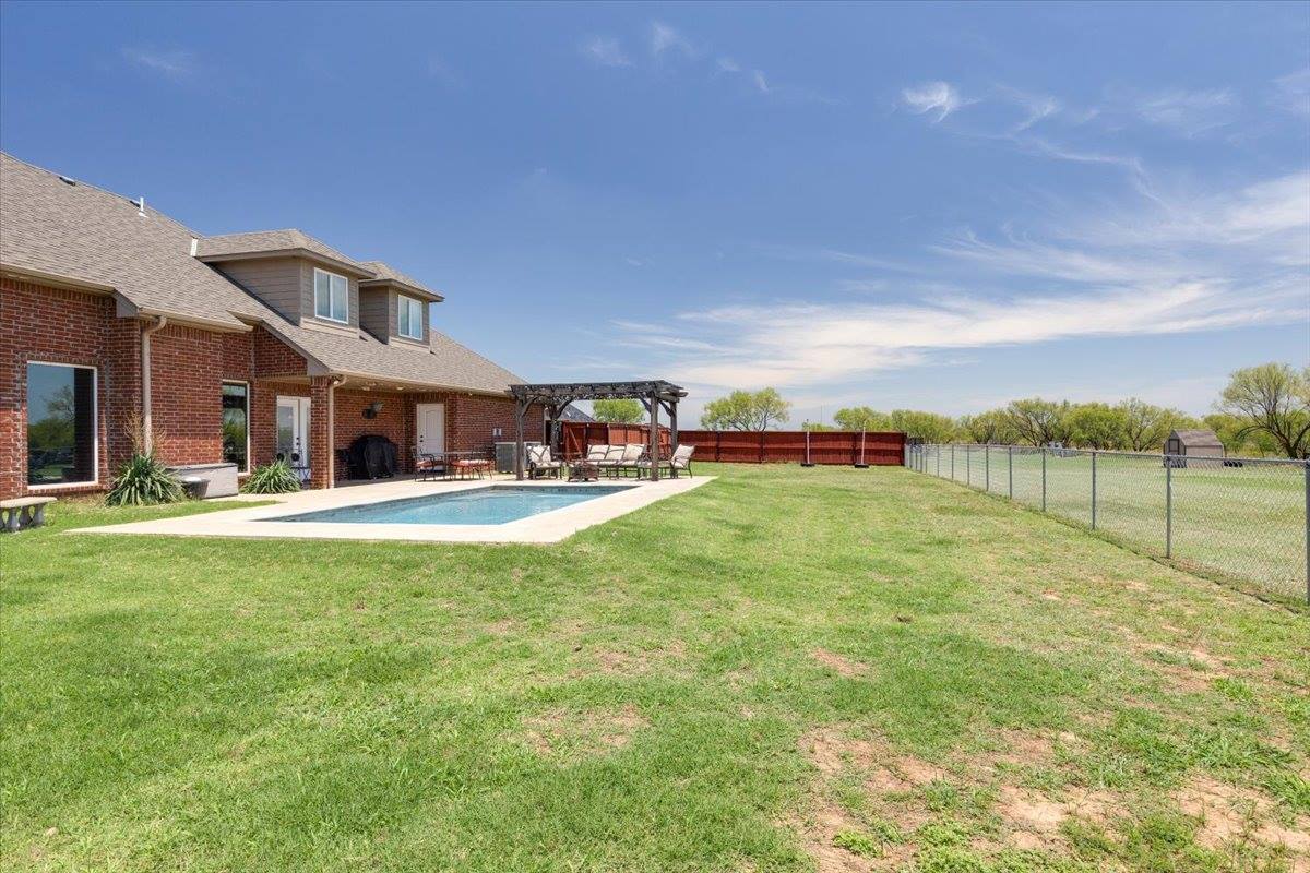 141 SW Elk Creek Loop, Cache, OK 73527