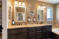 141 SW Elk Creek Loop, Cache, OK 73527