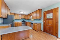 607 Greenway Avenue, Colona, IL 61241