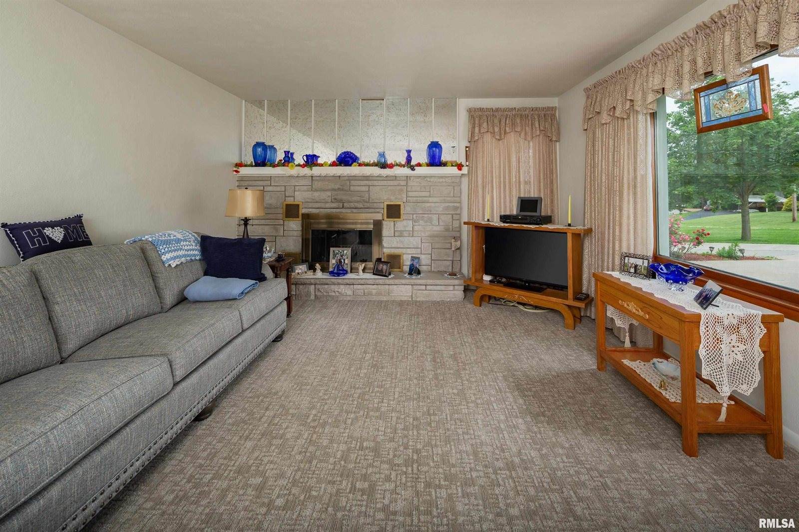 12312 Niabi Zoo Road, Coal Valley, IL 61240