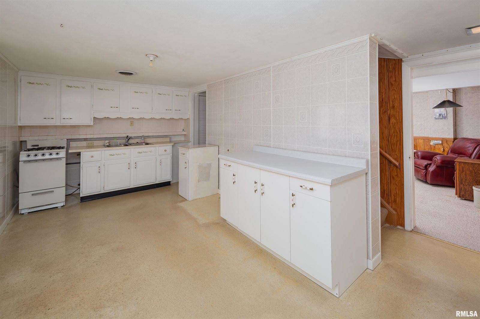 12312 Niabi Zoo Road, Coal Valley, IL 61240