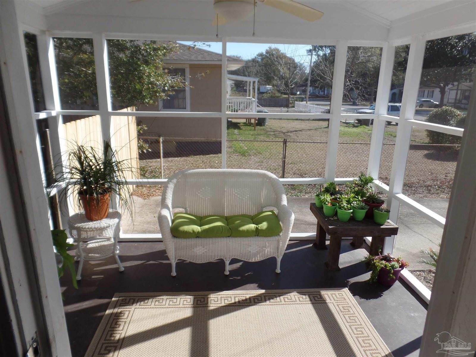 323 Chaseville St, Pensacola, FL 32507