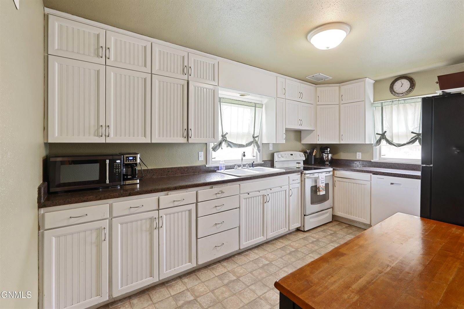 922 6th Avenue West, Williston, ND 58801