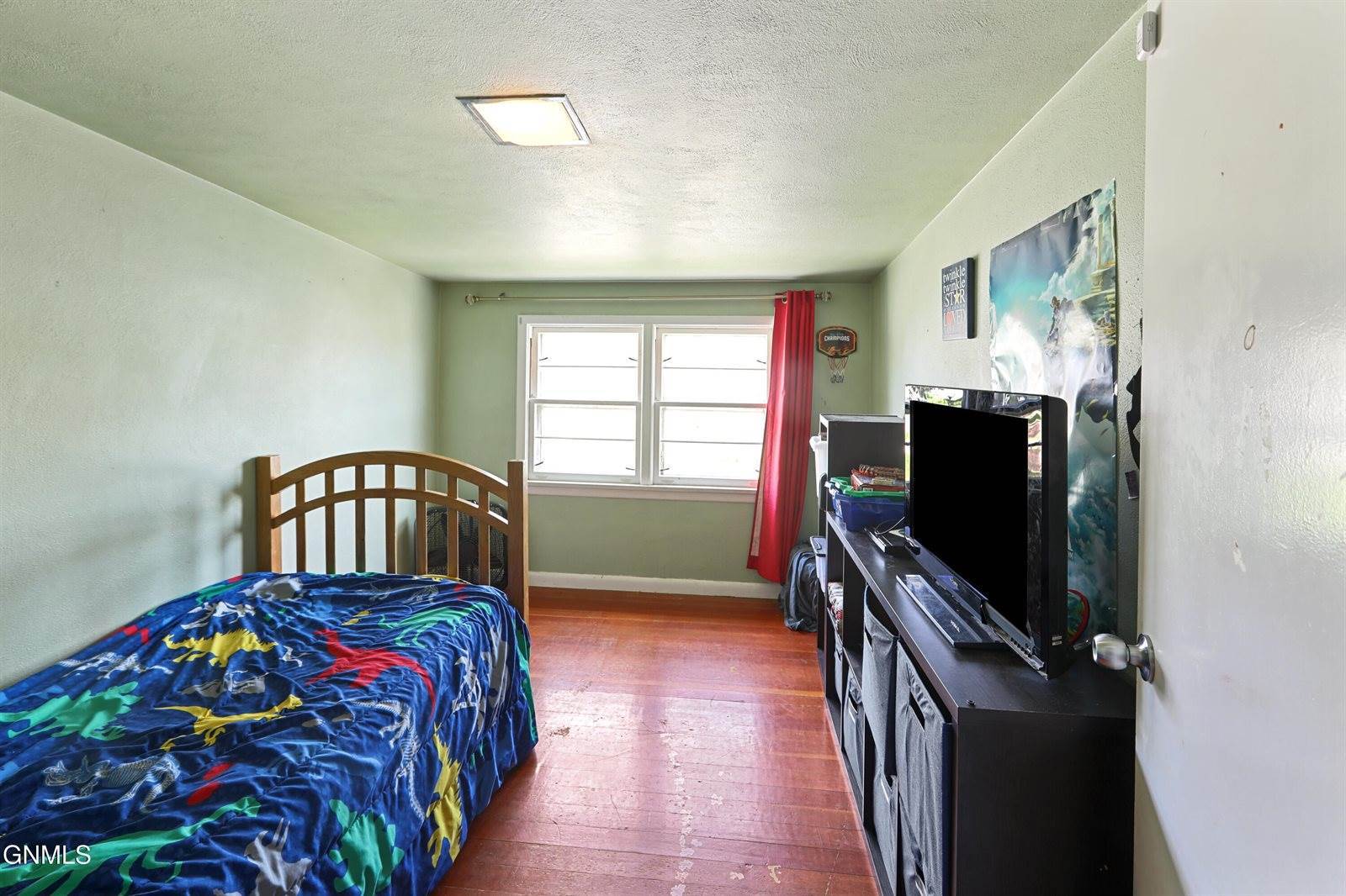 922 6th Avenue West, Williston, ND 58801