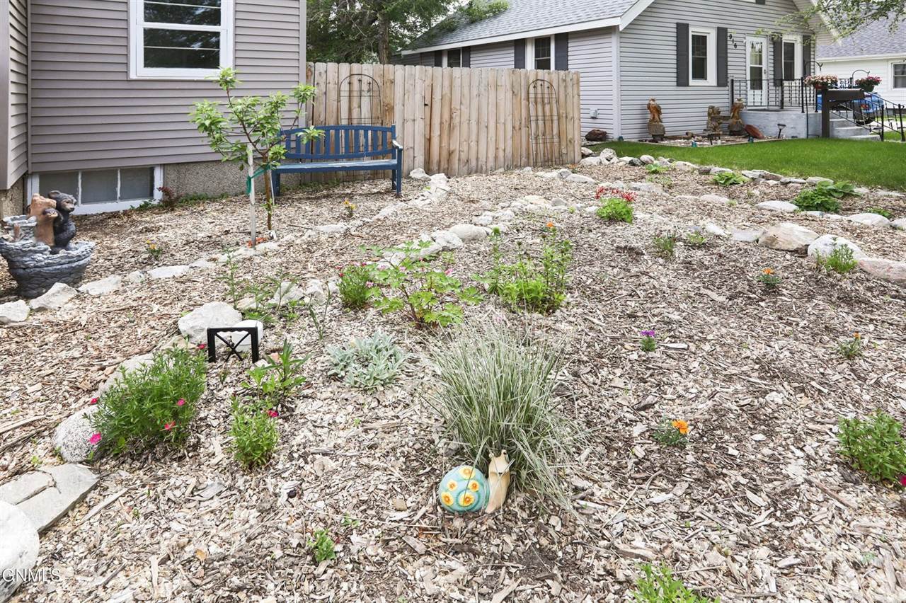 922 6th Avenue West, Williston, ND 58801