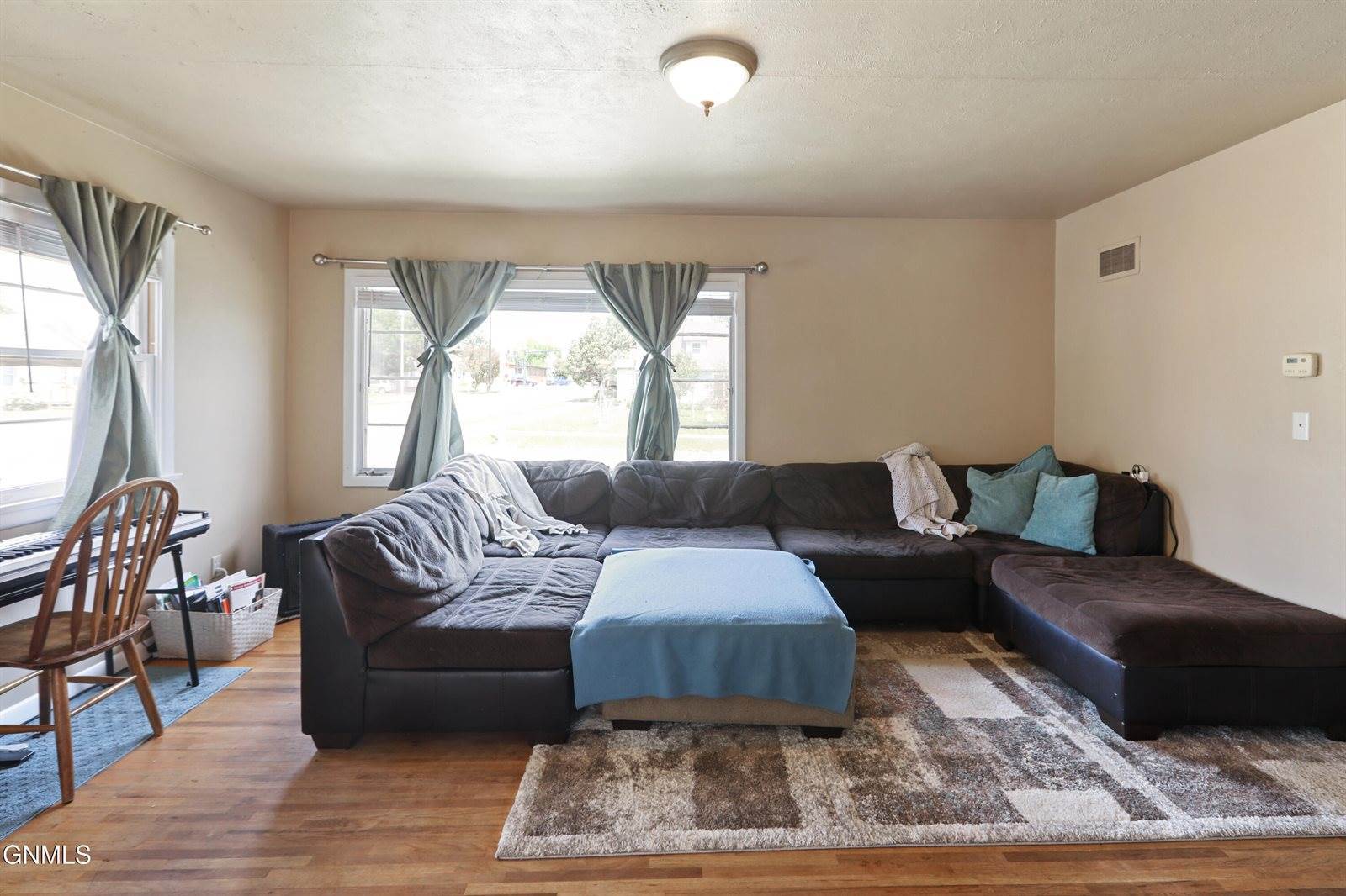 922 6th Avenue West, Williston, ND 58801