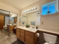 4304 Seville Drive SE, Lacey, WA 98503